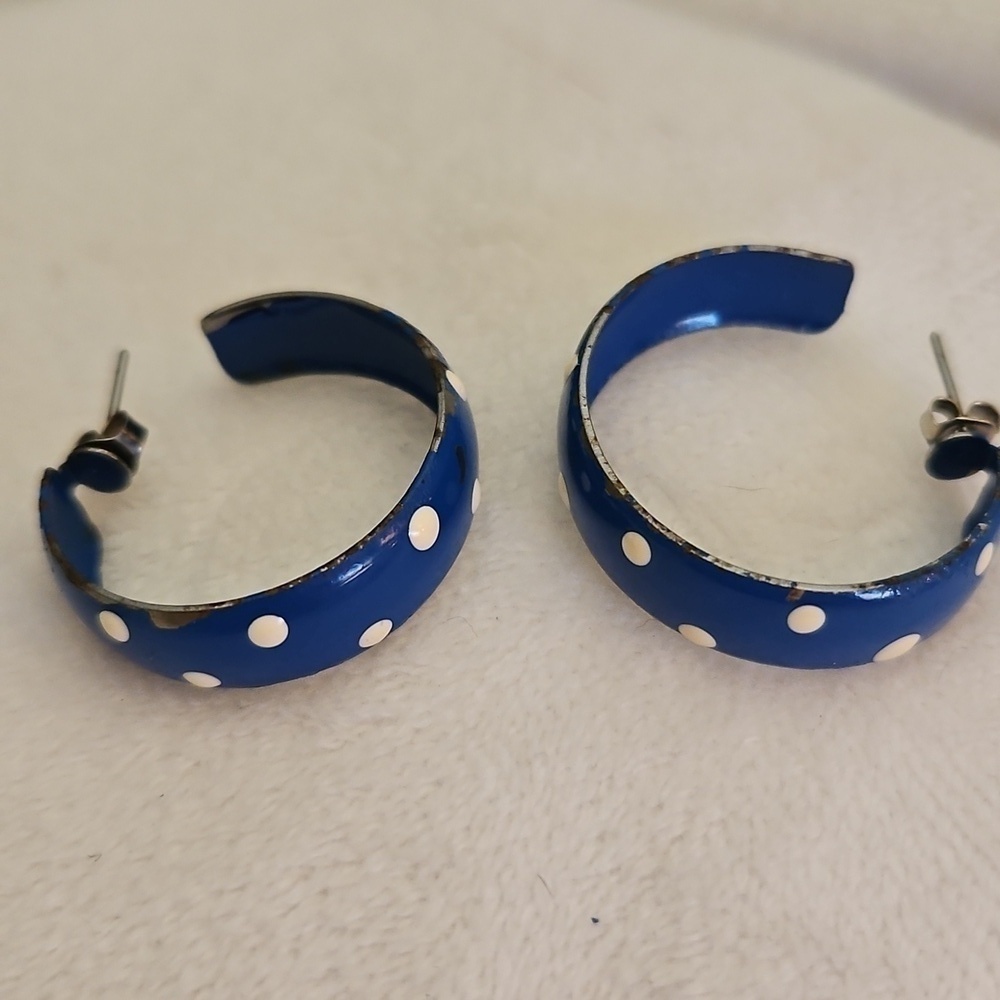 3/$20 Vintage Blue Metal Polka Dot Rockabilly Hoop Post Earrings - Picture 5 of 6